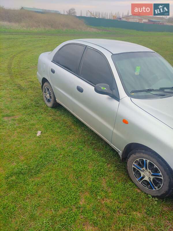 Седан Daewoo Sens 2006 в Еланце