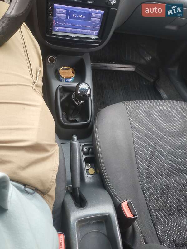 Седан Daewoo Sens 2006 в Львові