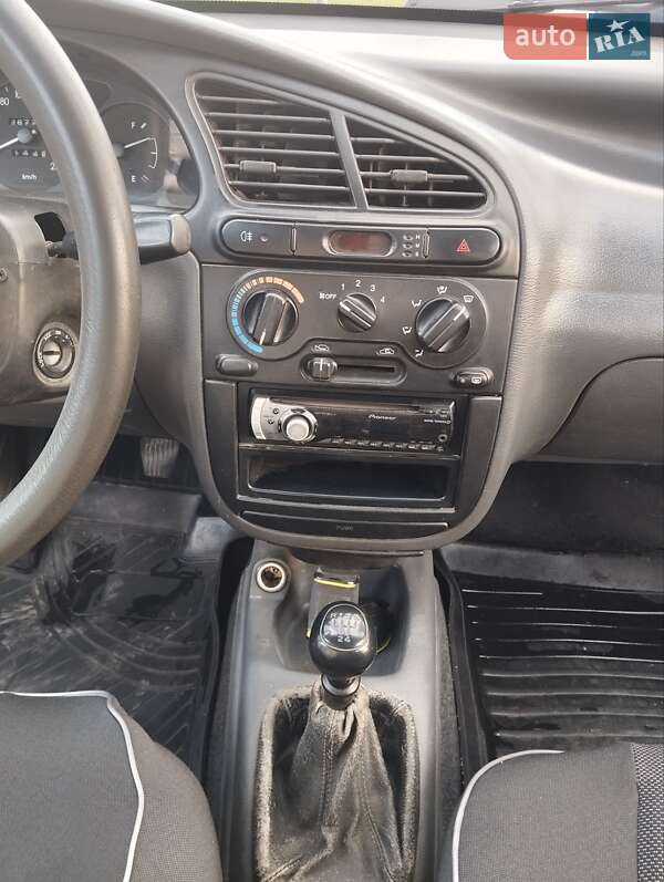 Седан Daewoo Sens 2004 в Первомайске