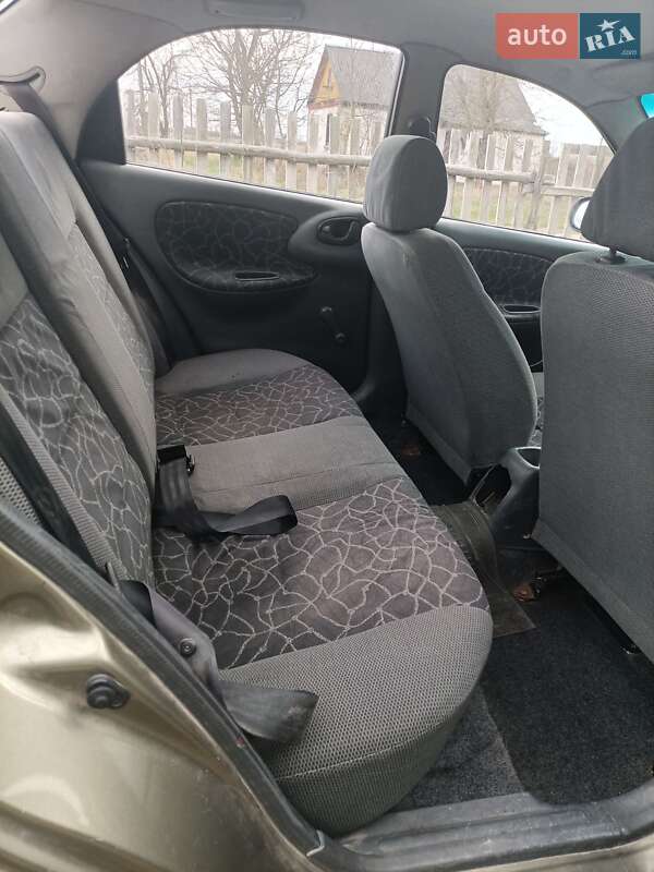 Седан Daewoo Sens 2003 в Звягеле