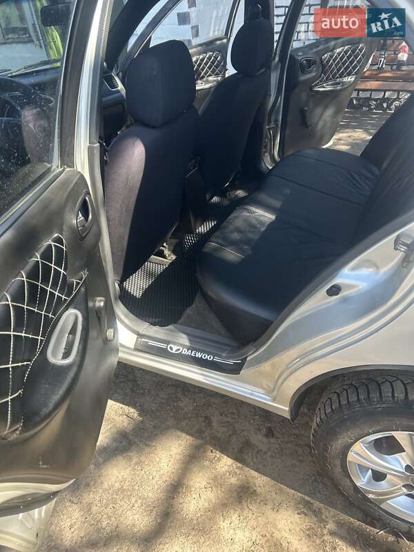 Седан Daewoo Sens 2003 в Горішніх Плавнях