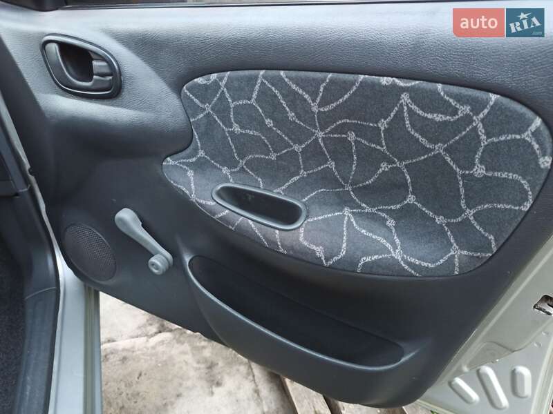 Седан Daewoo Sens 2003 в Каменском