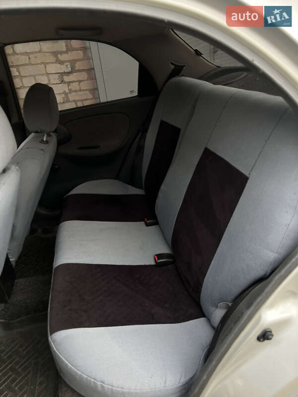 Седан Daewoo Sens 2004 в Запорожье