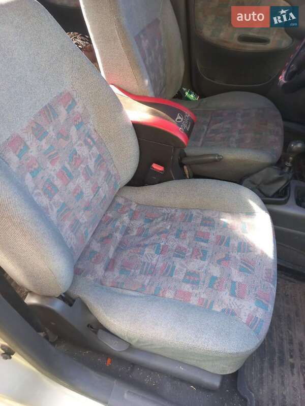 Седан Daewoo Sens 2002 в Днепре