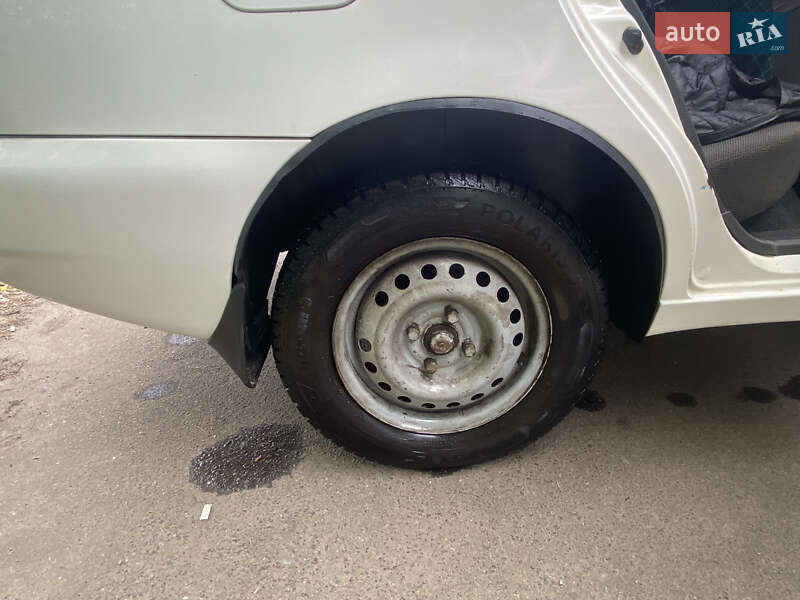 Седан Daewoo Sens 2003 в Славянске