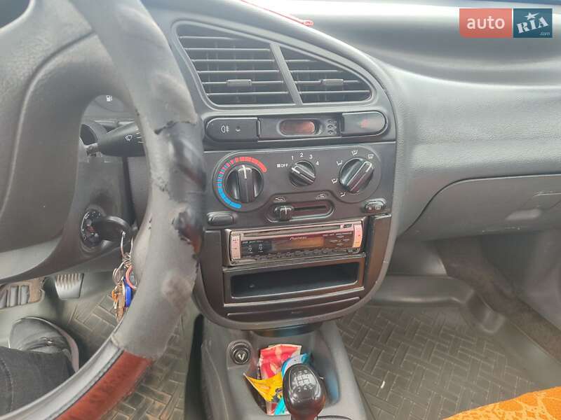 Седан Daewoo Sens 2004 в Ровно