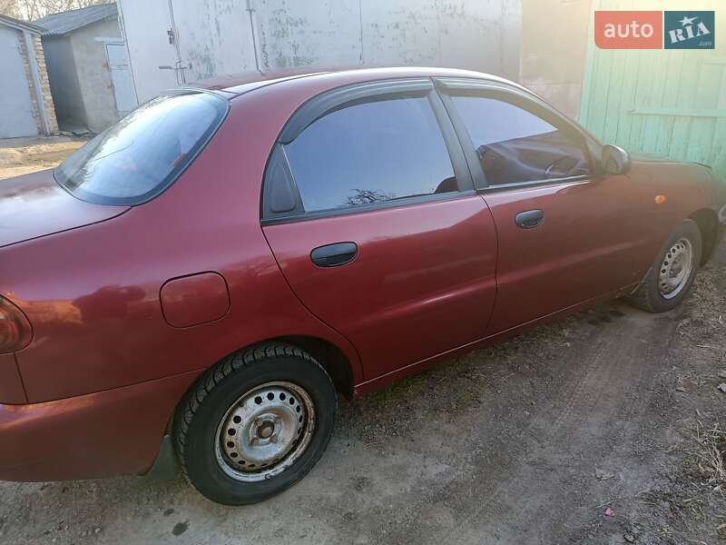 Седан Daewoo Sens 2004 в Первомайске