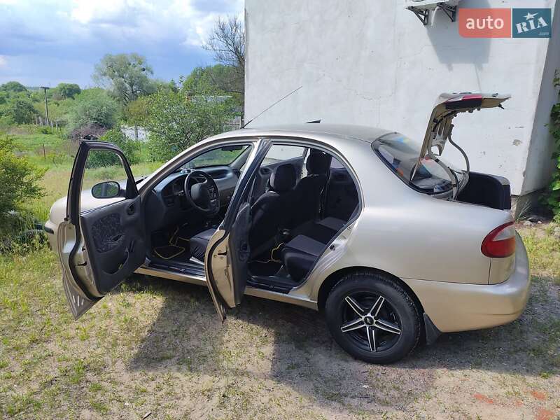Седан Daewoo Sens 2004 в Песковке