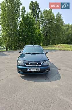 Седан Daewoo Sens 2004 в Горішніх Плавнях