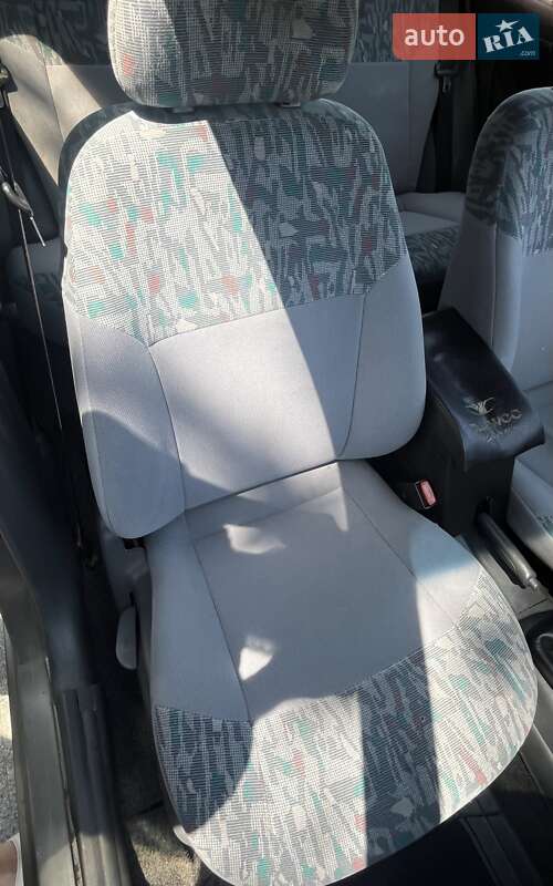 Седан Daewoo Sens 2003 в Дніпрі