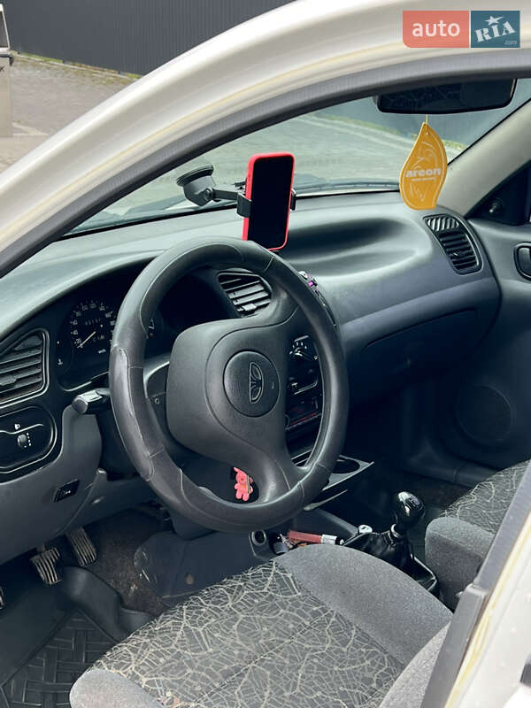Седан Daewoo Sens 2004 в Ивано-Франковске
