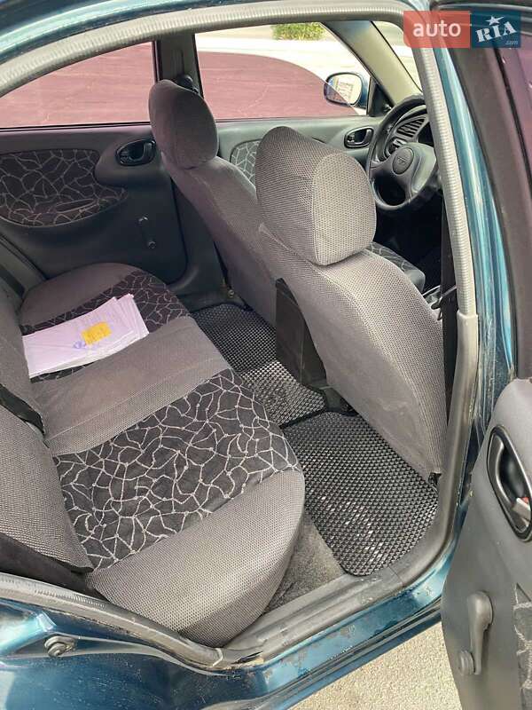 Седан Daewoo Sens 2003 в Запорожье