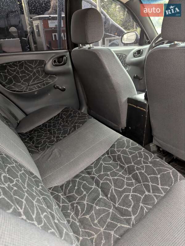 Седан Daewoo Sens 2004 в Харькове