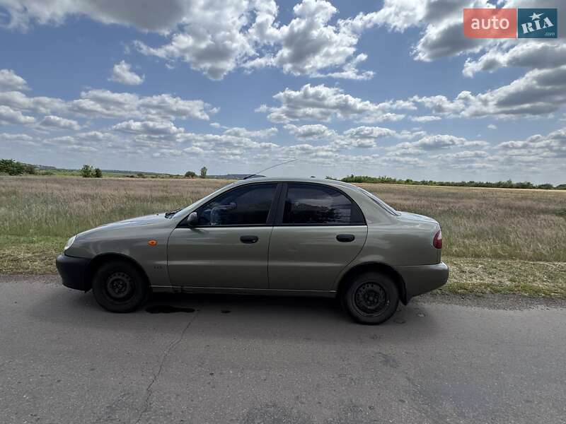 Седан Daewoo Sens 2004 в Петрове