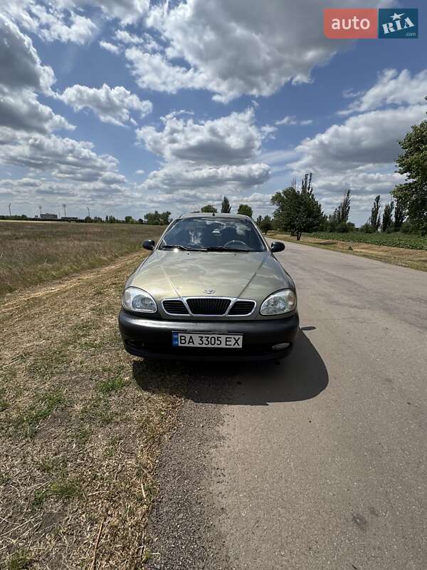 Седан Daewoo Sens 2004 в Петрове