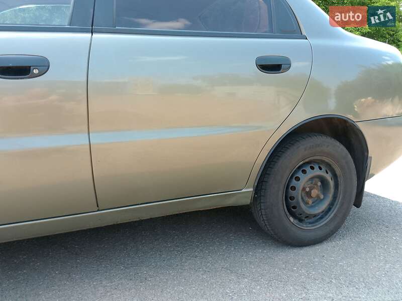 Седан Daewoo Sens 2003 в Чернигове
