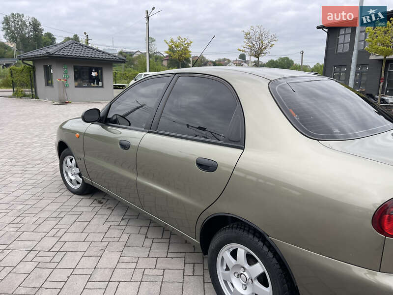 Седан Daewoo Sens 2004 в Львове