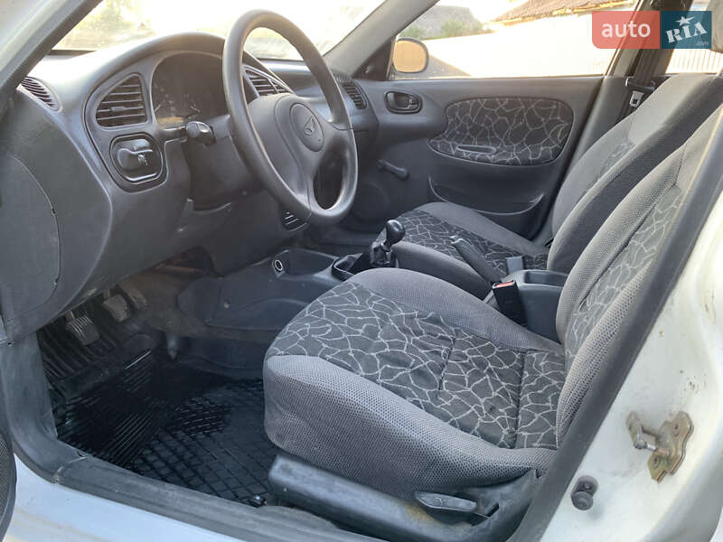 Седан Daewoo Sens 2002 в Костополе