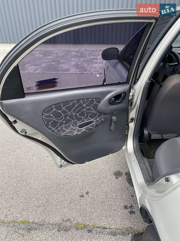 Седан Daewoo Sens 2003 в Харькове