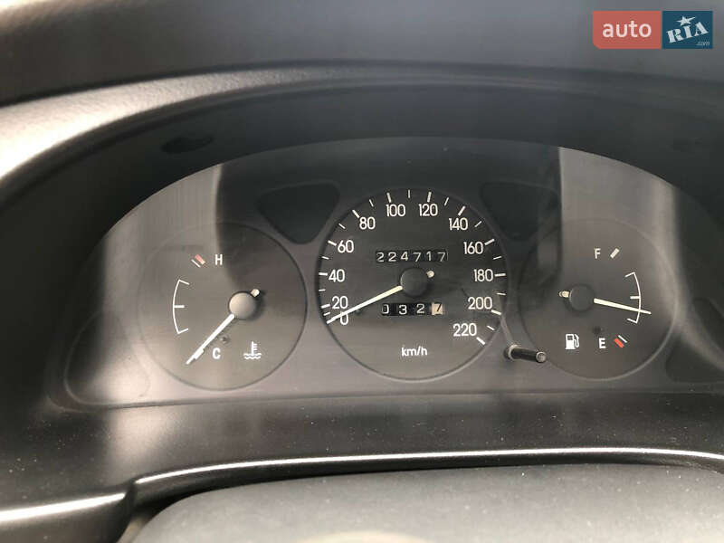 Седан Daewoo Sens 2005 в Днепре