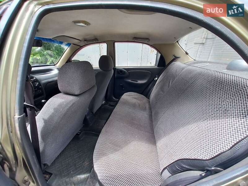 Седан Daewoo Sens 2004 в Кривому Розі