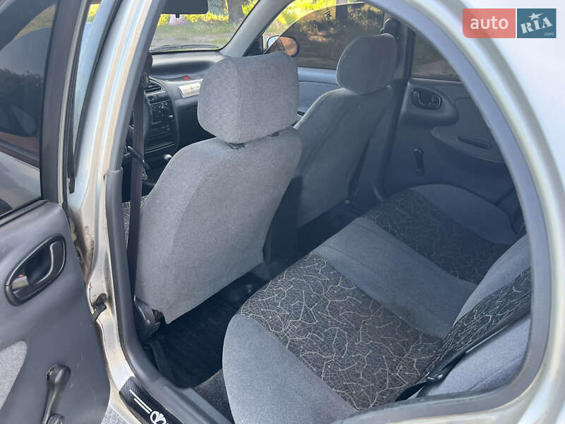 Седан Daewoo Sens 2004 в Лубнах