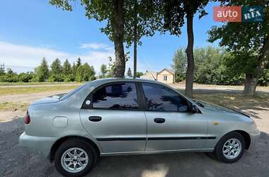Седан Daewoo Sens 2004 в Дубні