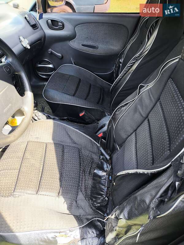 Седан Daewoo Sens 2004 в Гребінці