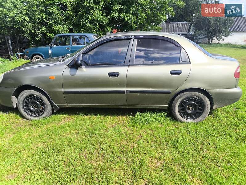 Седан Daewoo Sens 2004 в Гребінці