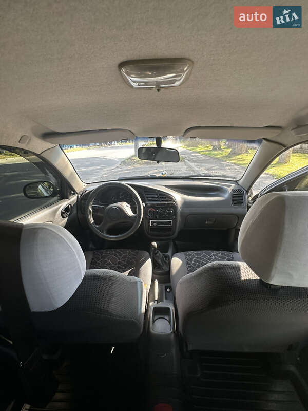 Седан Daewoo Sens 2004 в Дніпрі