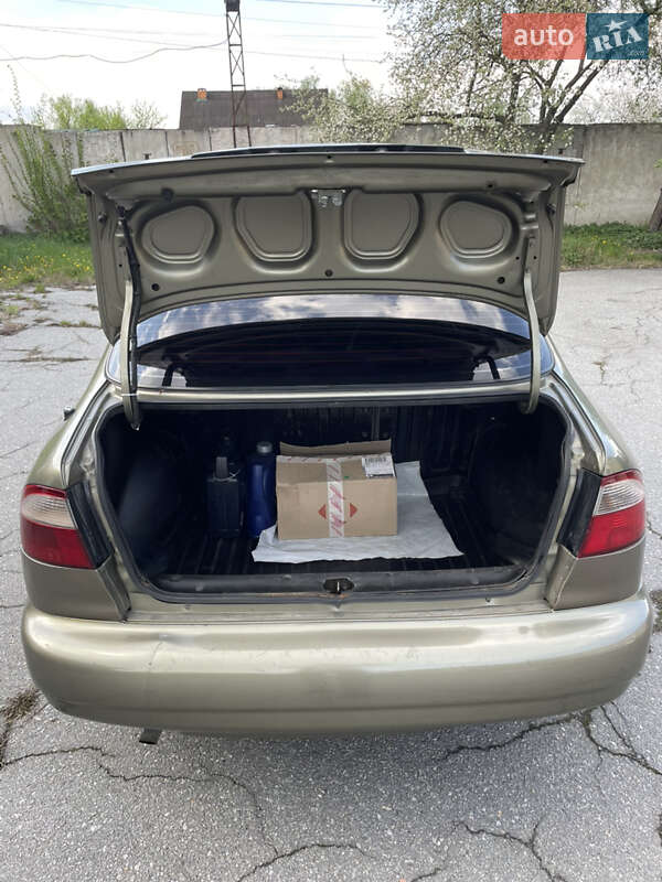 Седан Daewoo Sens 2002 в Полонному