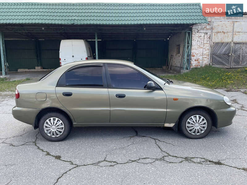 Седан Daewoo Sens 2002 в Полонному