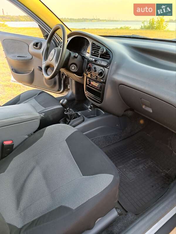 Седан Daewoo Sens 2004 в Запорожье