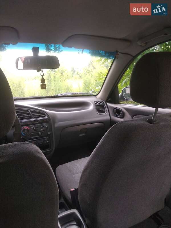 Седан Daewoo Sens 2004 в Петропавловской Борщаговке