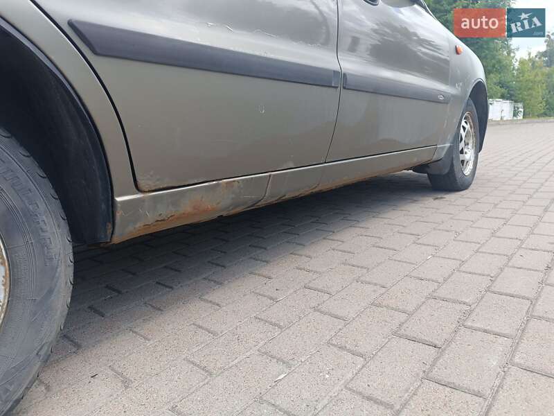 Седан Daewoo Sens 2004 в Ровно