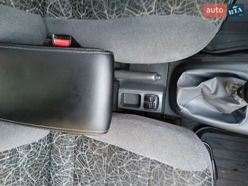 Седан Daewoo Sens 2004 в Ровно