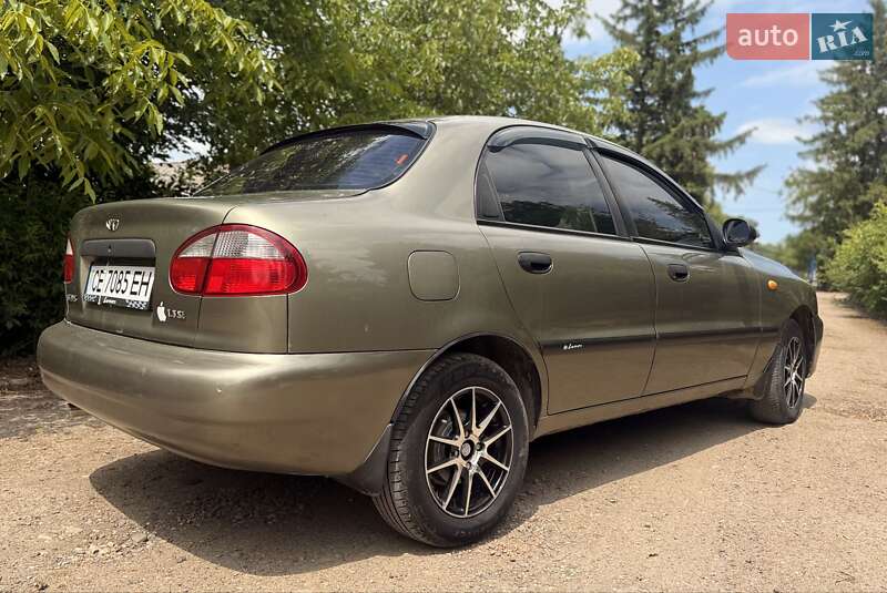 Седан Daewoo Sens 2004 в Новоселице