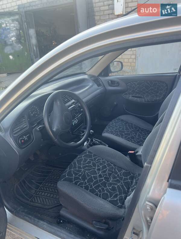 Седан Daewoo Sens 2003 в Вознесенске