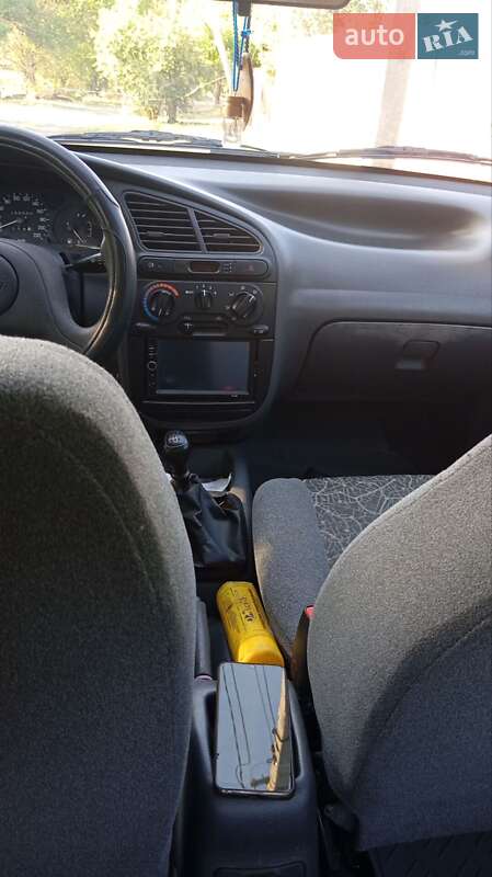 Седан Daewoo Sens 2005 в Горишних Плавнях