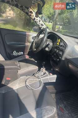 Седан Daewoo Sens 2004 в Гостомеле