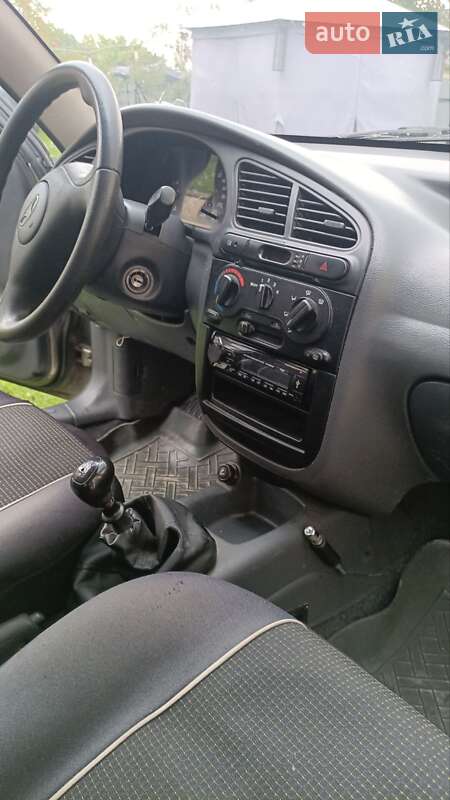 Седан Daewoo Sens 2005 в Новояворовске