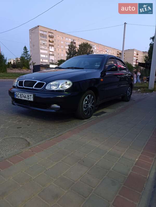 Седан Daewoo Sens 2012 в Нововолынске