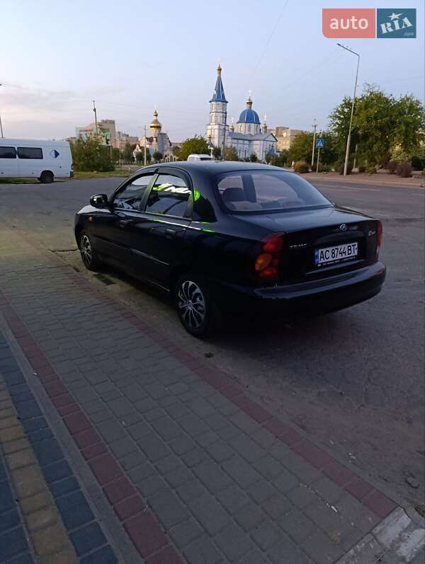 Седан Daewoo Sens 2012 в Нововолынске
