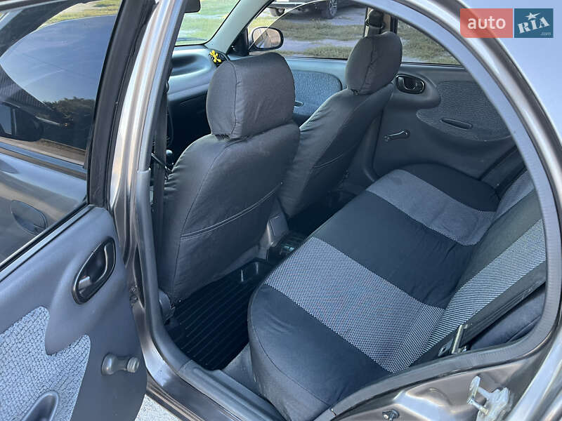 Седан Daewoo Sens 2004 в Лубнах