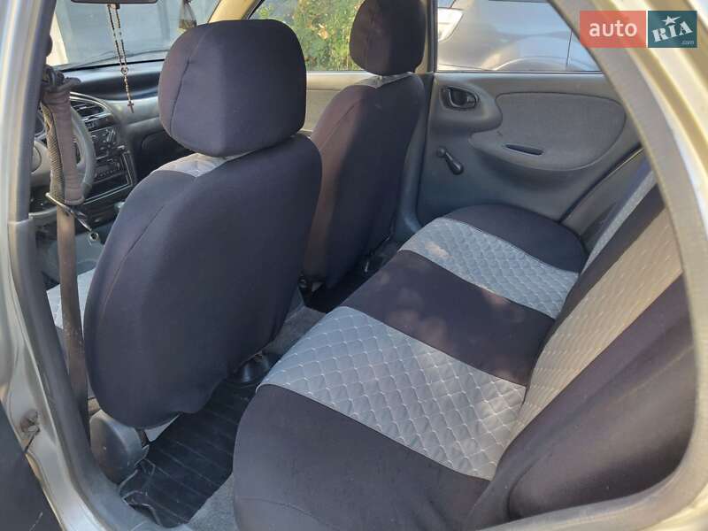 Седан Daewoo Sens 2004 в Подволочиске