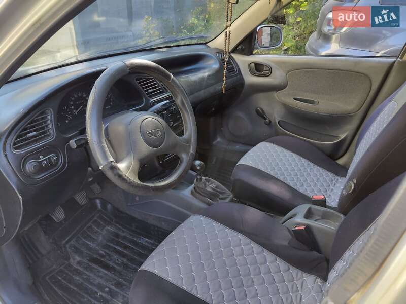Седан Daewoo Sens 2004 в Подволочиске