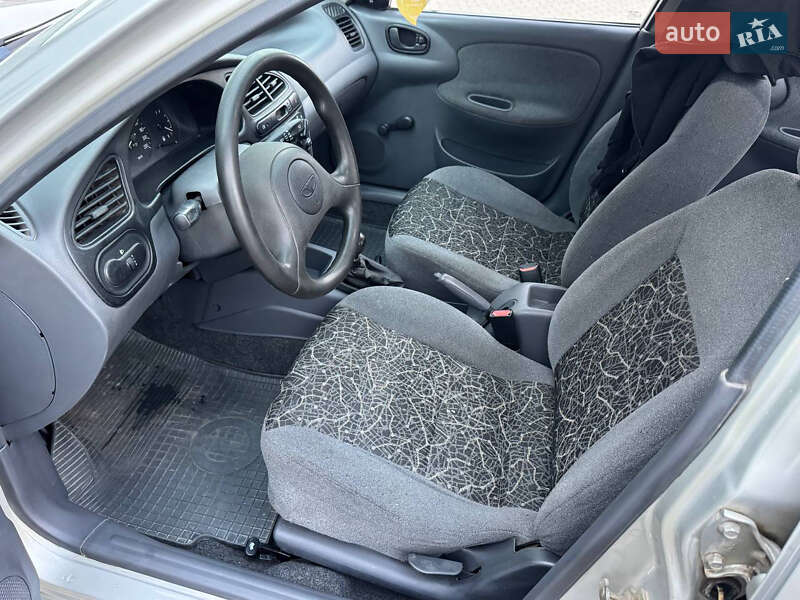 Седан Daewoo Sens 2004 в Житомире