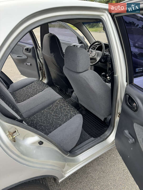 Седан Daewoo Sens 2004 в Киеве