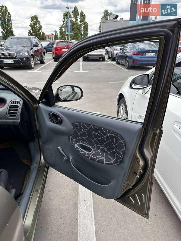 Седан Daewoo Sens 2003 в Киеве