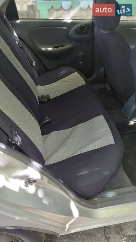 Седан Daewoo Sens 2004 в Запоріжжі